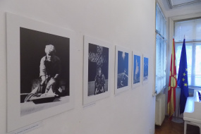 Представяне на книгата „Кукичката“ и изложба на театрална фотография на Владимир Плавевски (фотография)