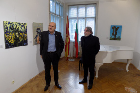 Специалният пратеник д-р Владо Бучковски в посещение на КИЦ на РСМ в София (фотография)