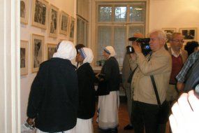 Изложба "Мајка Тереза-икона на милосрдието" (снимка)