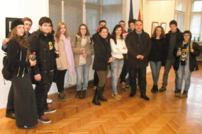 Ученици и наставници од Средното уметничко училиште "Лазар Личеноски" (снимка)