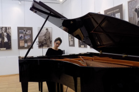 Соло-концерт на пианистка Ана Гацева (снимка)
